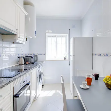 Charming Old Town 1br 50m From Ac Wi-fi Parking Apartamento *