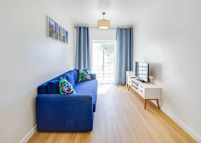 Charming Old Town 1br 50m From Ac Wi-fi Parking 公寓 阿尔布费拉