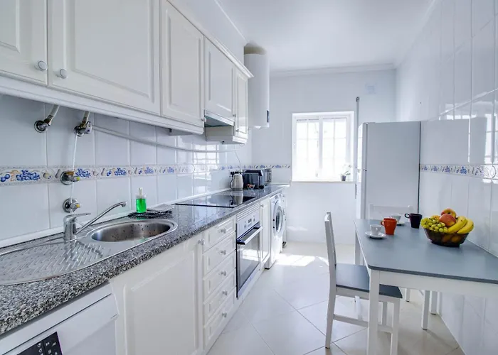 Charming Old Town 1br 50m From Ac Wi-fi Parking 阿尔布费拉