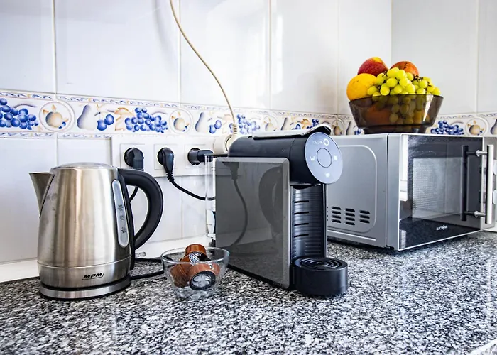 Charming Old Town 1br 50m From Ac Wi-fi Parking 阿尔布费拉