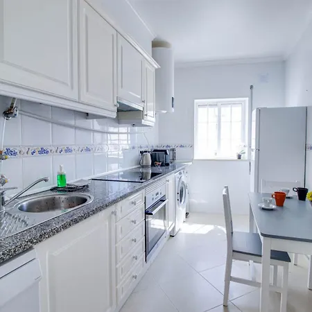 Charming Old Town 1br 50m From Ac Wi-fi Parking 阿尔布费拉