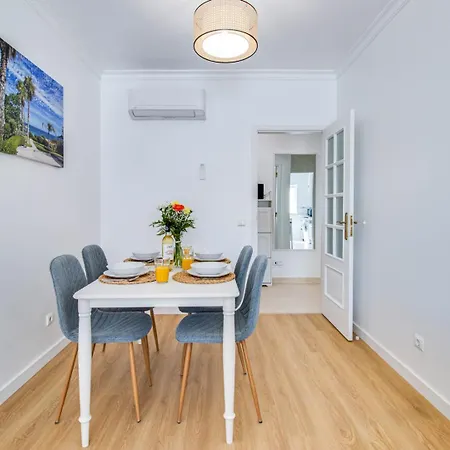Charming Old Town 1br 50m From Ac Wi-fi Parking 公寓 阿尔布费拉